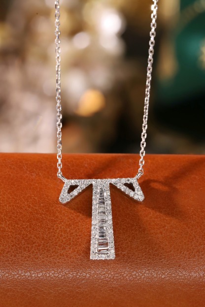 18k Gold Necklace with the Letter "T" Inlaid with 0.35ct Natural Diamond