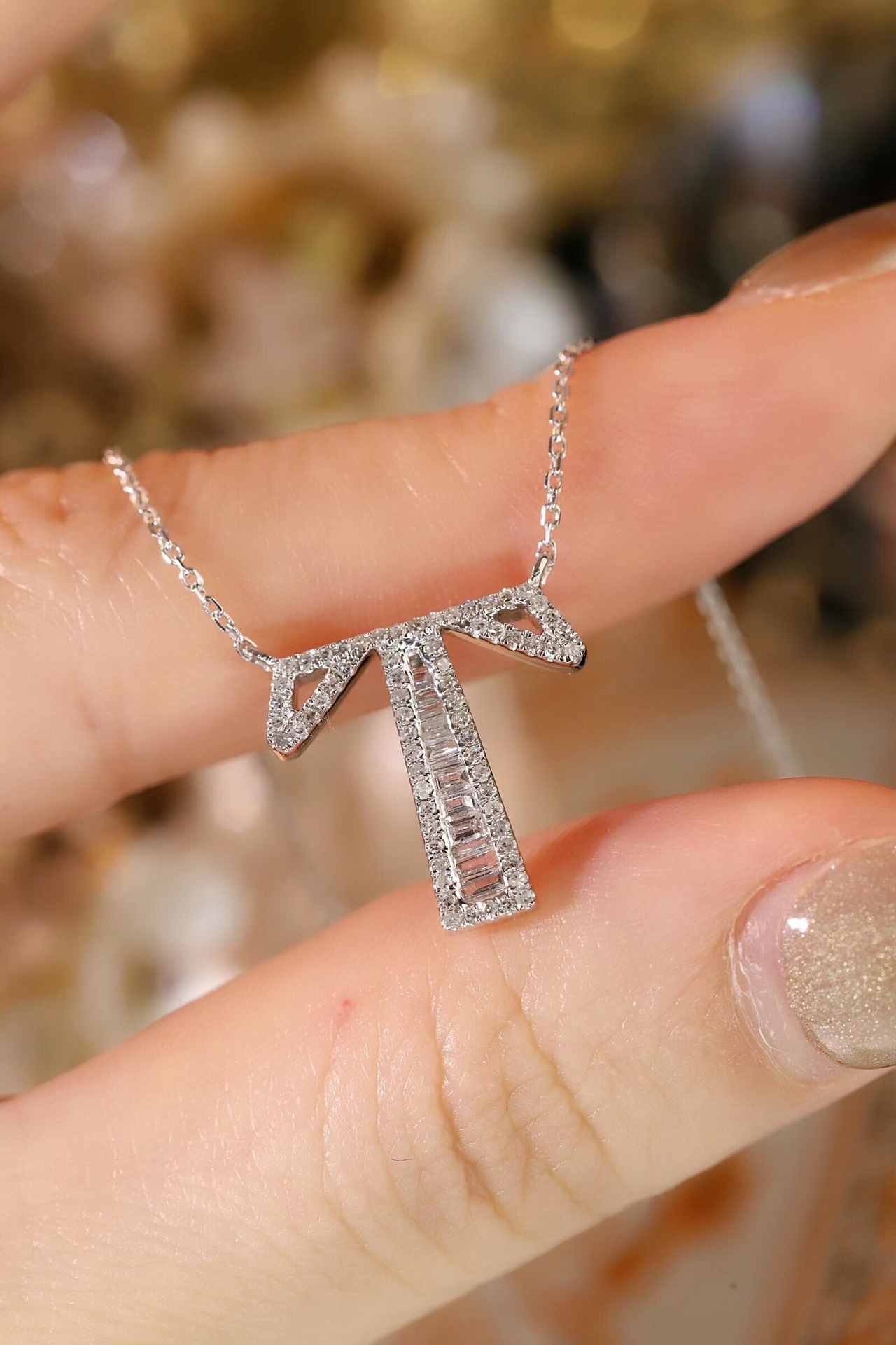 18k Gold Necklace with the Letter "T" Inlaid with 0.35ct Natural Diamond