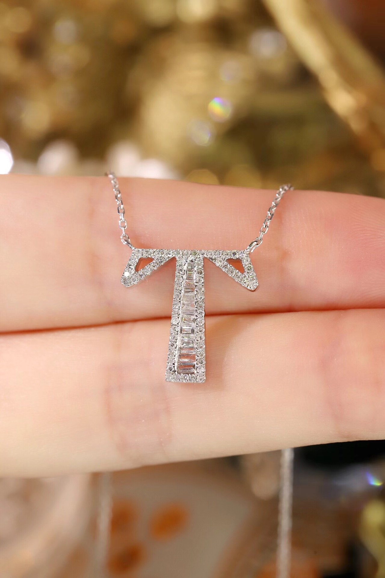 18k Gold Necklace with the Letter "T" Inlaid with 0.35ct Natural Diamond