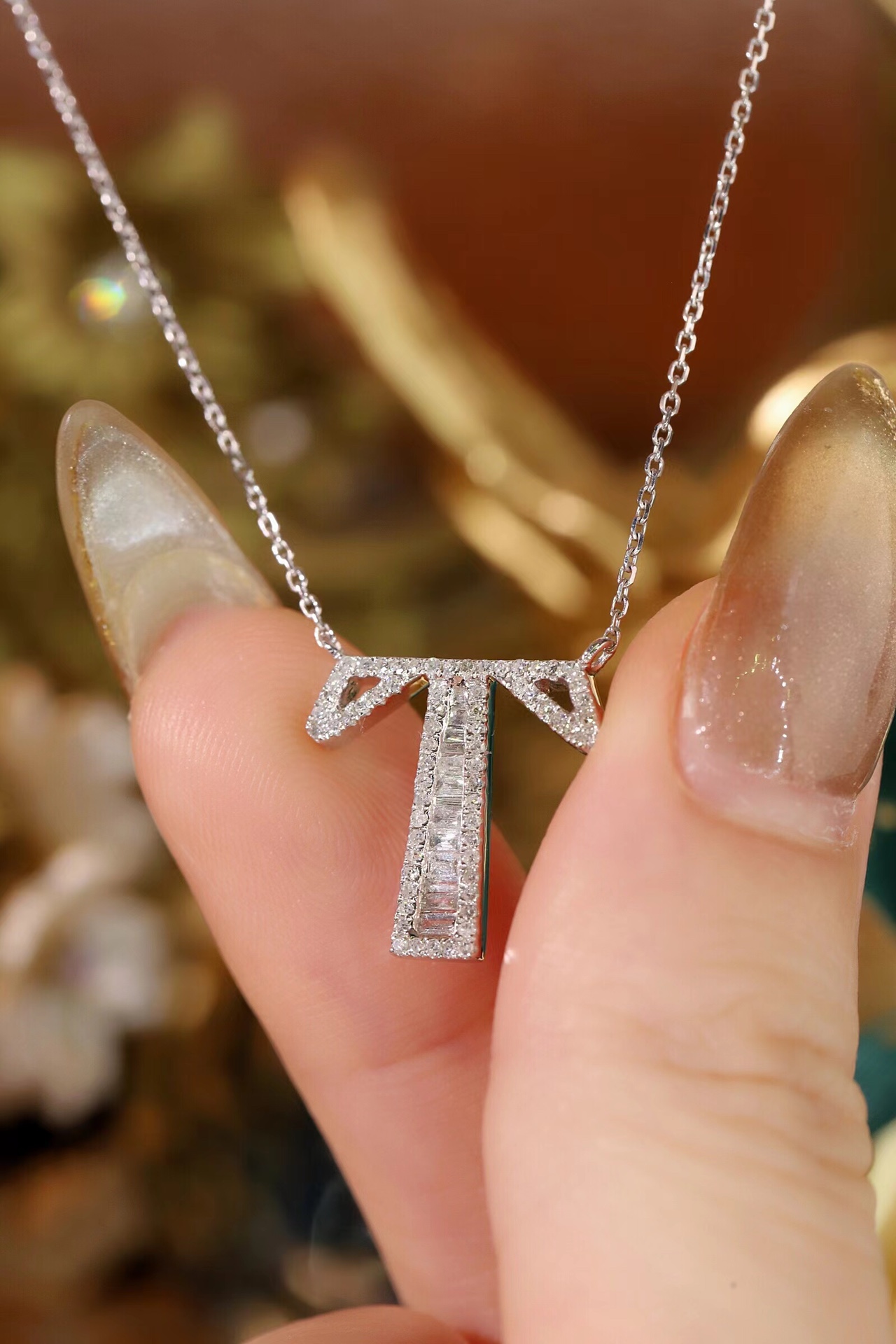 18k Gold Necklace with the Letter "T" Inlaid with 0.35ct Natural Diamond