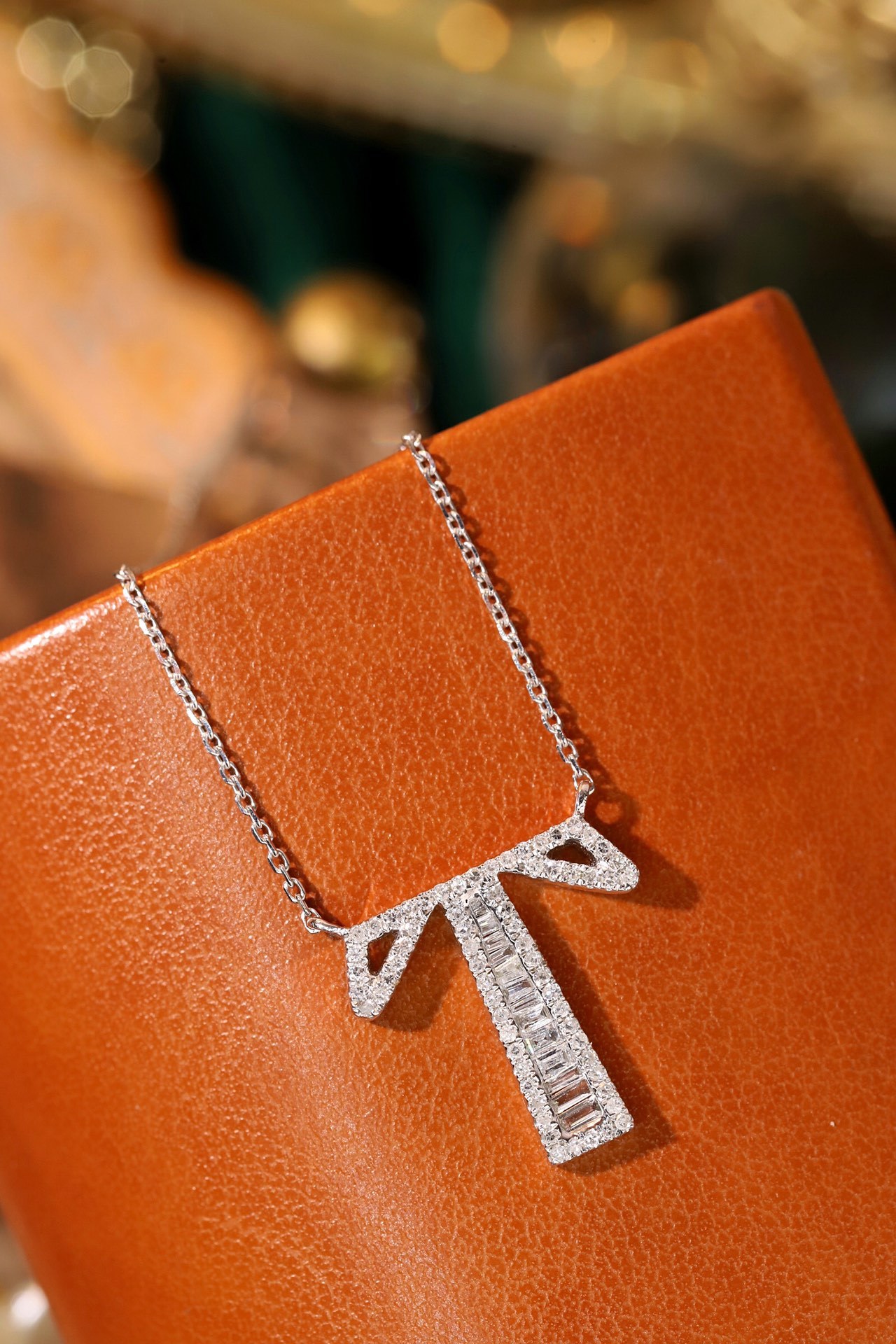 18k Gold Necklace with the Letter "T" Inlaid with 0.35ct Natural Diamond