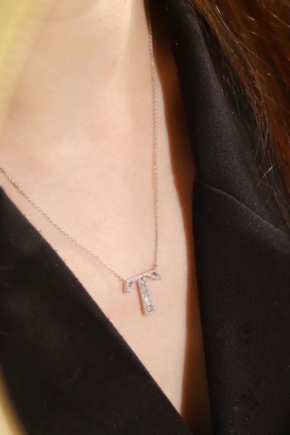 18k Gold Necklace with the Letter "T" Inlaid with 0.35ct Natural Diamond