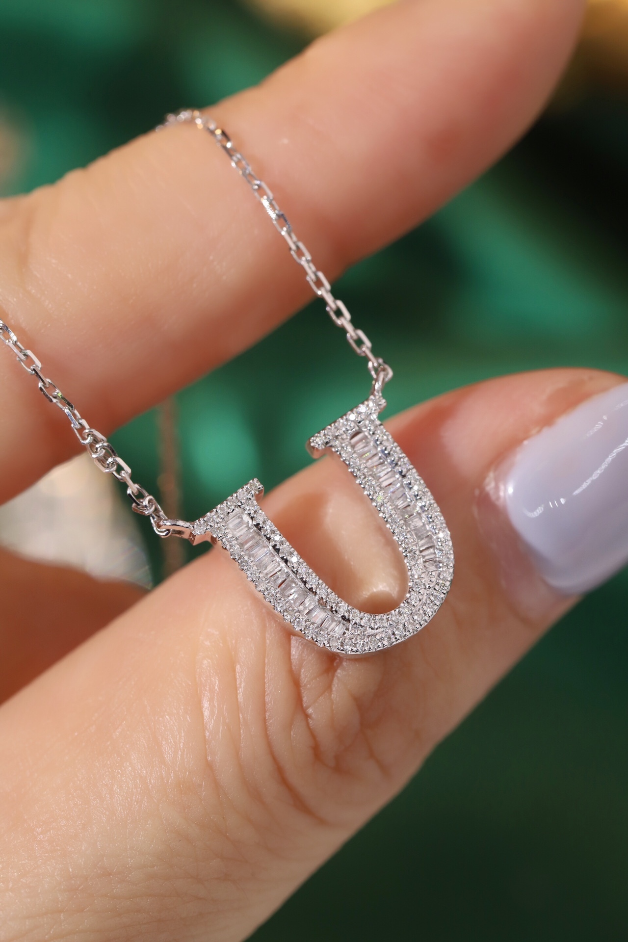 18k Gold Necklace with the Letter "U" Inlaid with 0.51ct Natural Diamond