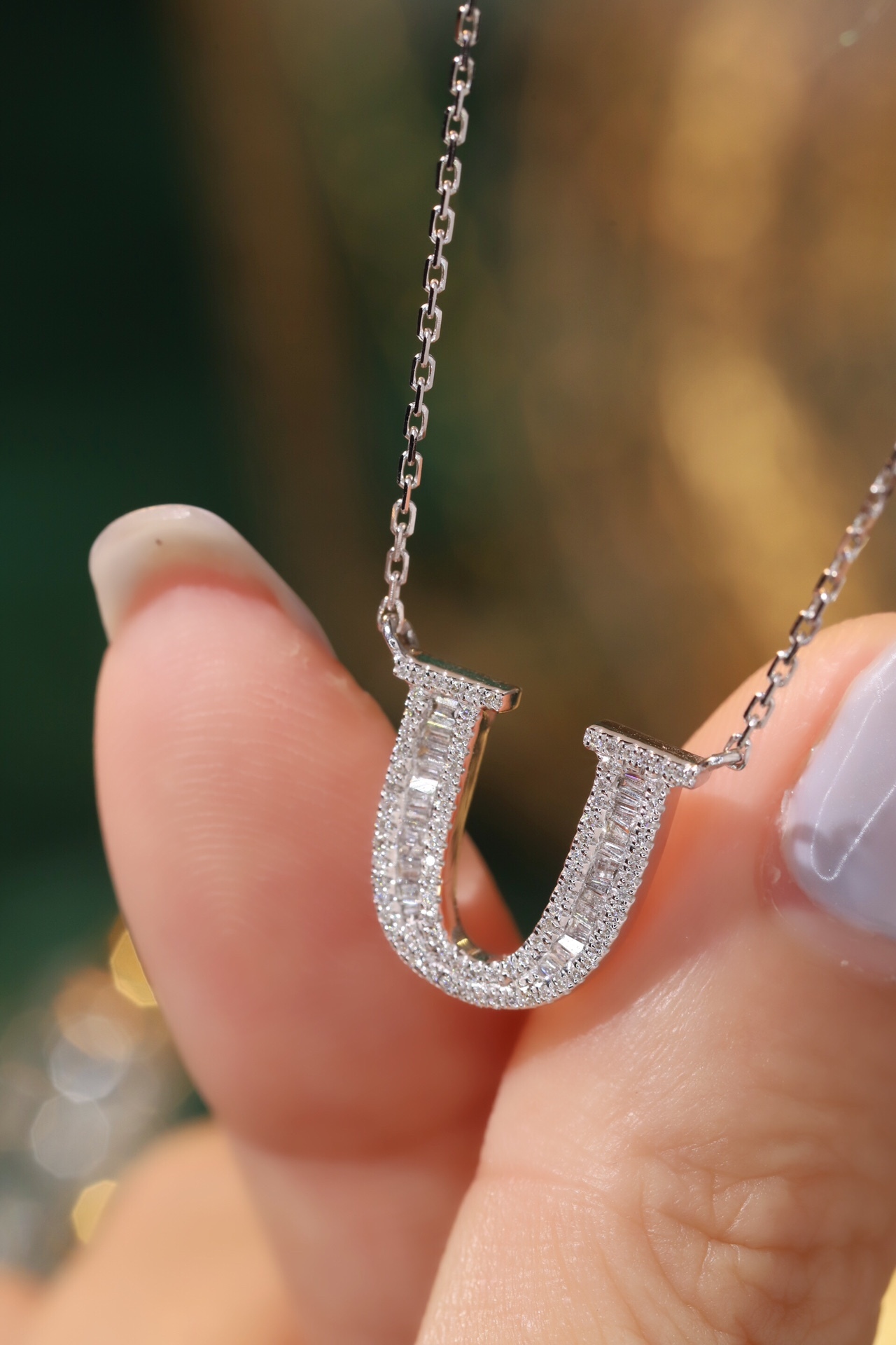 18k Gold Necklace with the Letter "U" Inlaid with 0.51ct Natural Diamond