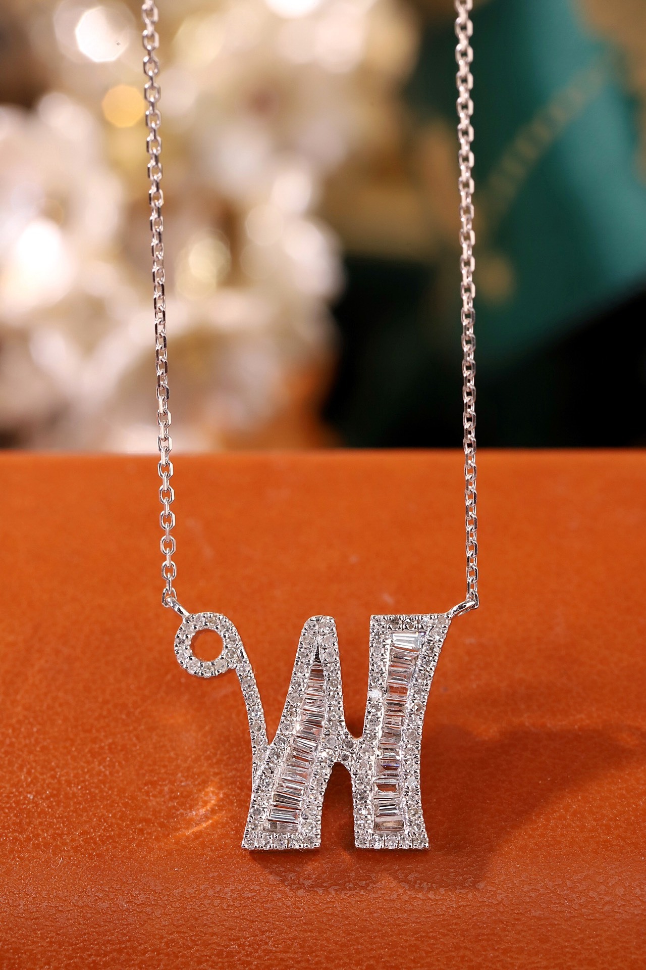 18k Gold Necklace with the Letter "W" Inlaid with 0.60ct Natural Diamond