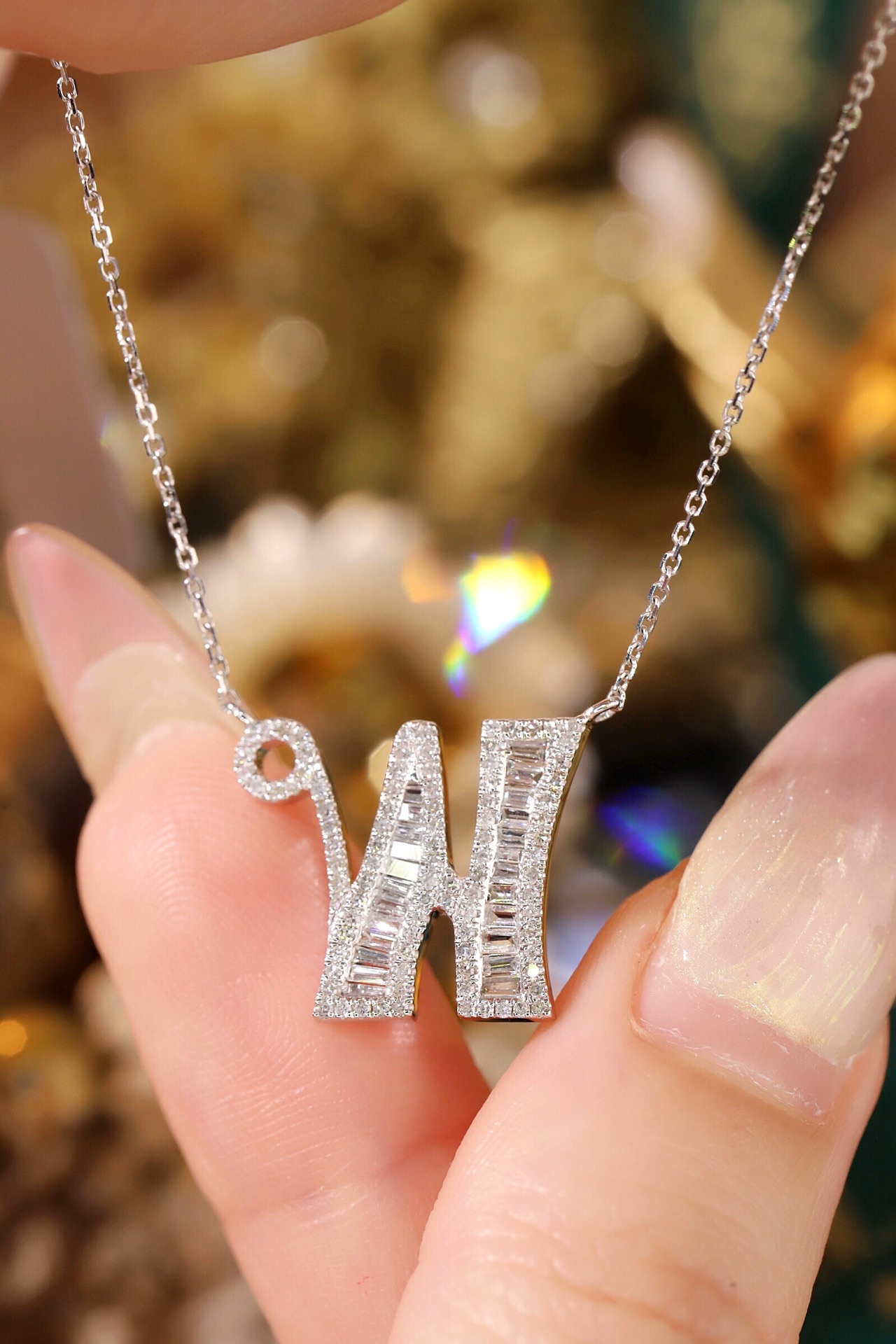 18k Gold Necklace with the Letter "W" Inlaid with 0.60ct Natural Diamond