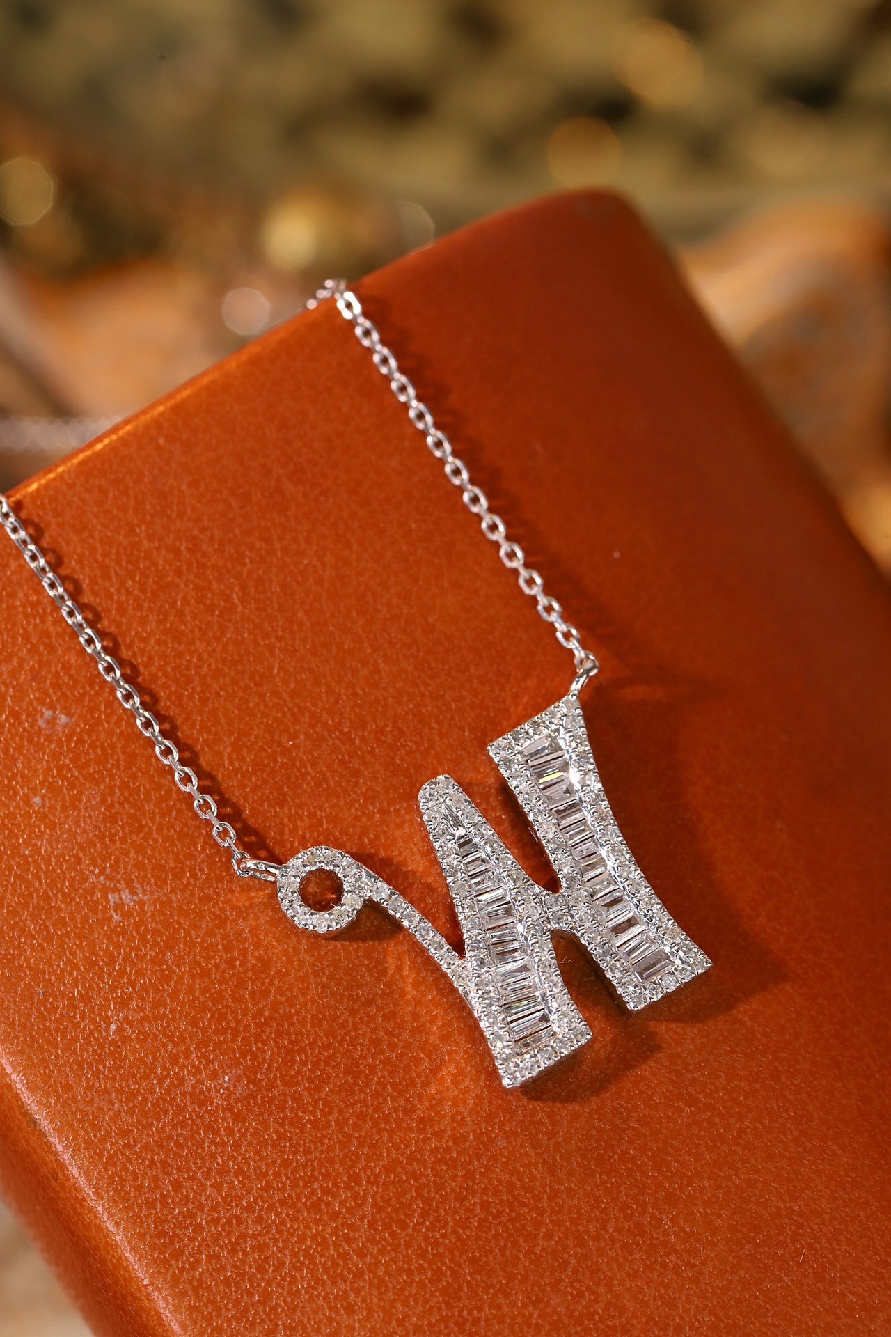 18k Gold Necklace with the Letter "W" Inlaid with 0.60ct Natural Diamond