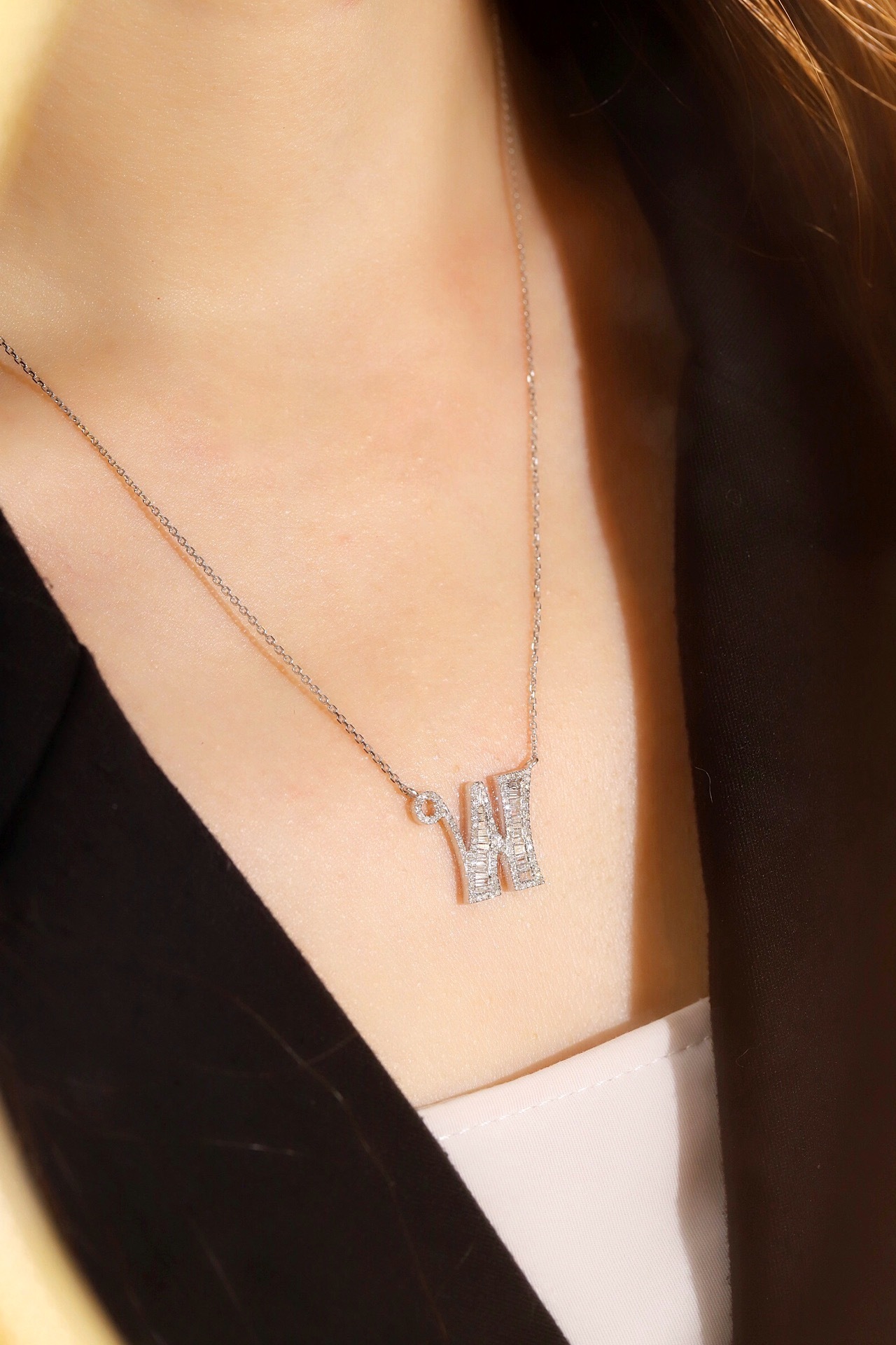 18k Gold Necklace with the Letter "W" Inlaid with 0.60ct Natural Diamond