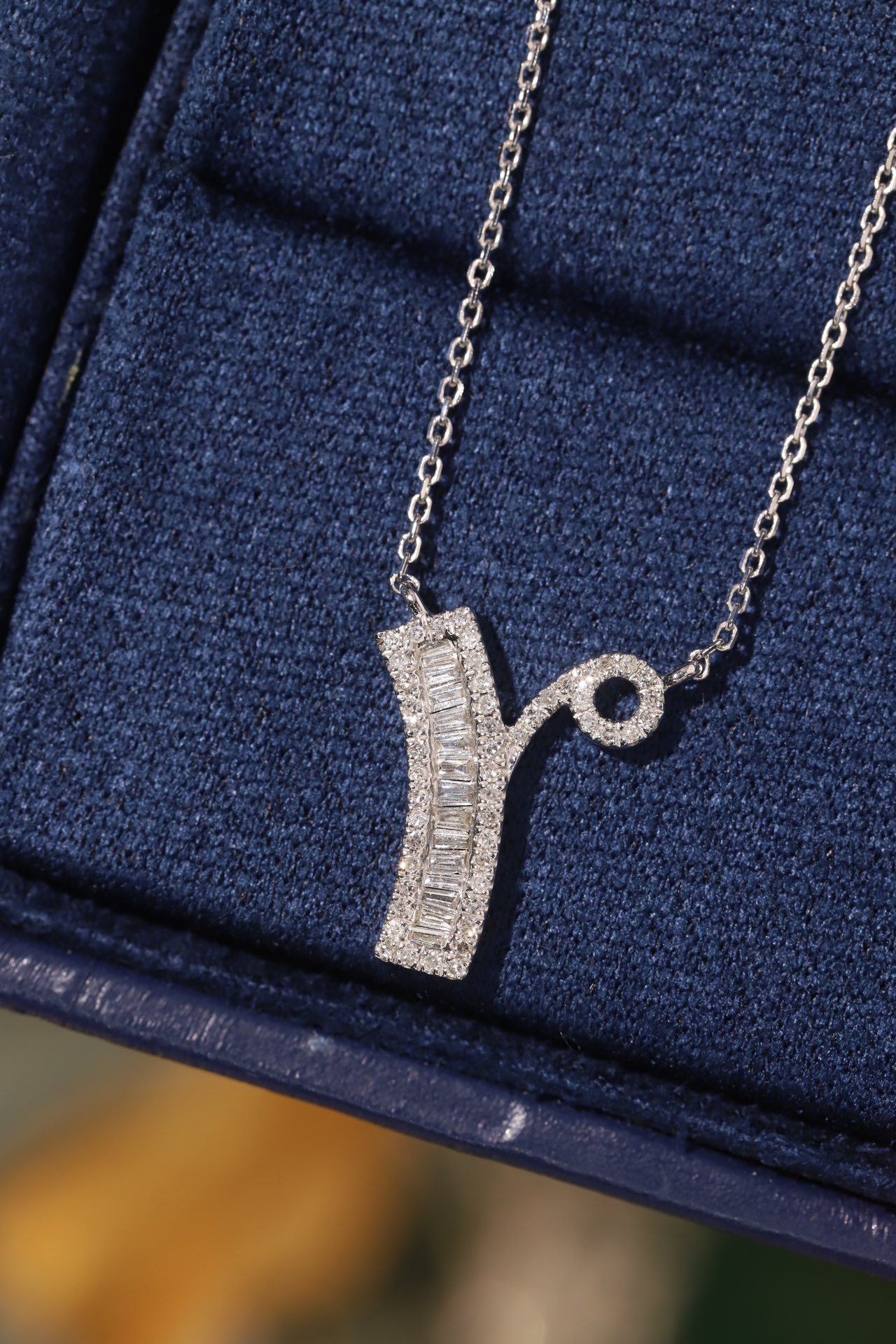 18k Gold Necklace with the Letter "Y" Inlaid with 0.35ct Natural Diamond