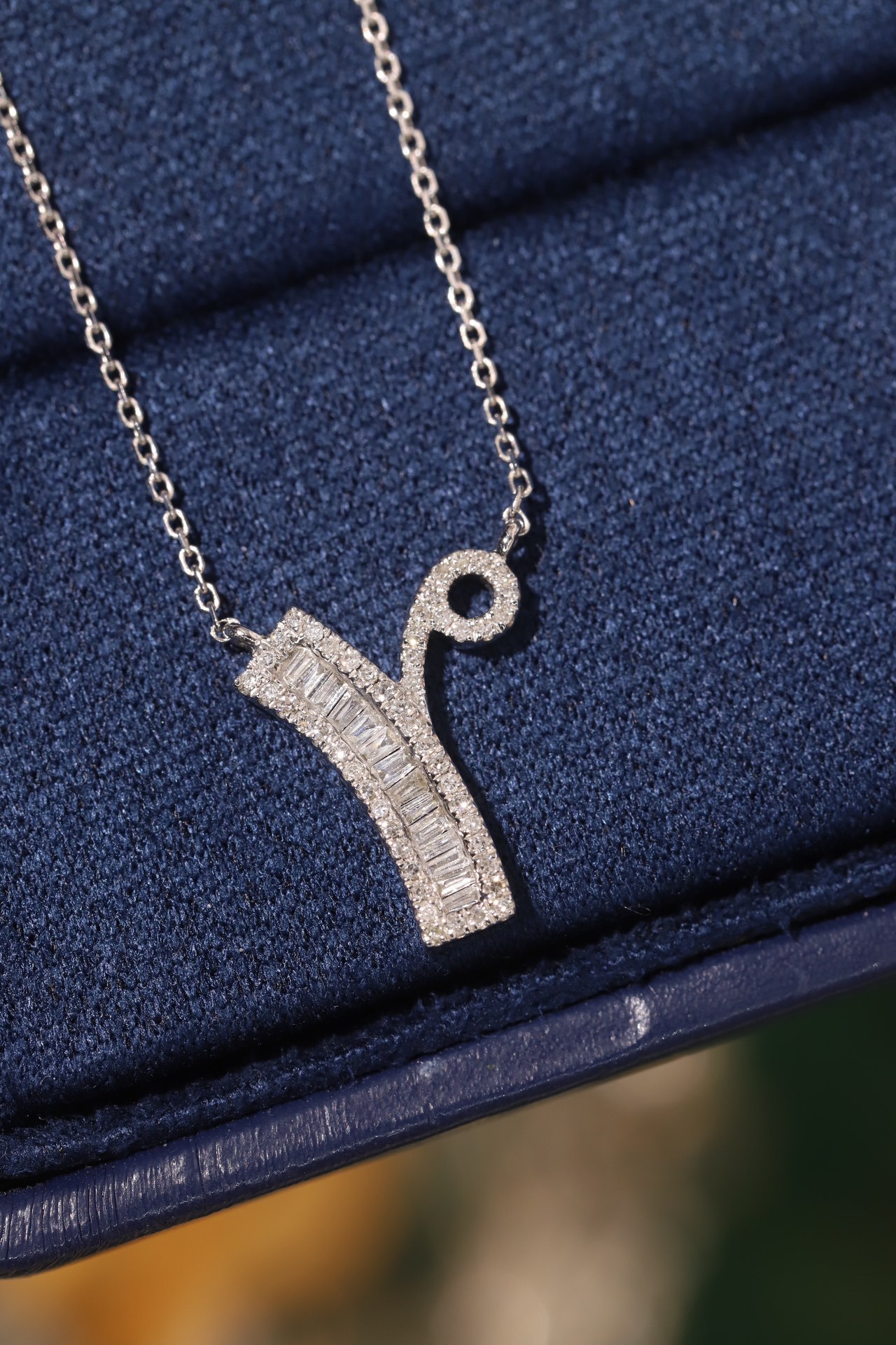 18k Gold Necklace with the Letter "Y" Inlaid with 0.35ct Natural Diamond