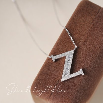 18k Gold Necklace with the Letter "Z" Inlaid with 0.42ct Natural Diamond