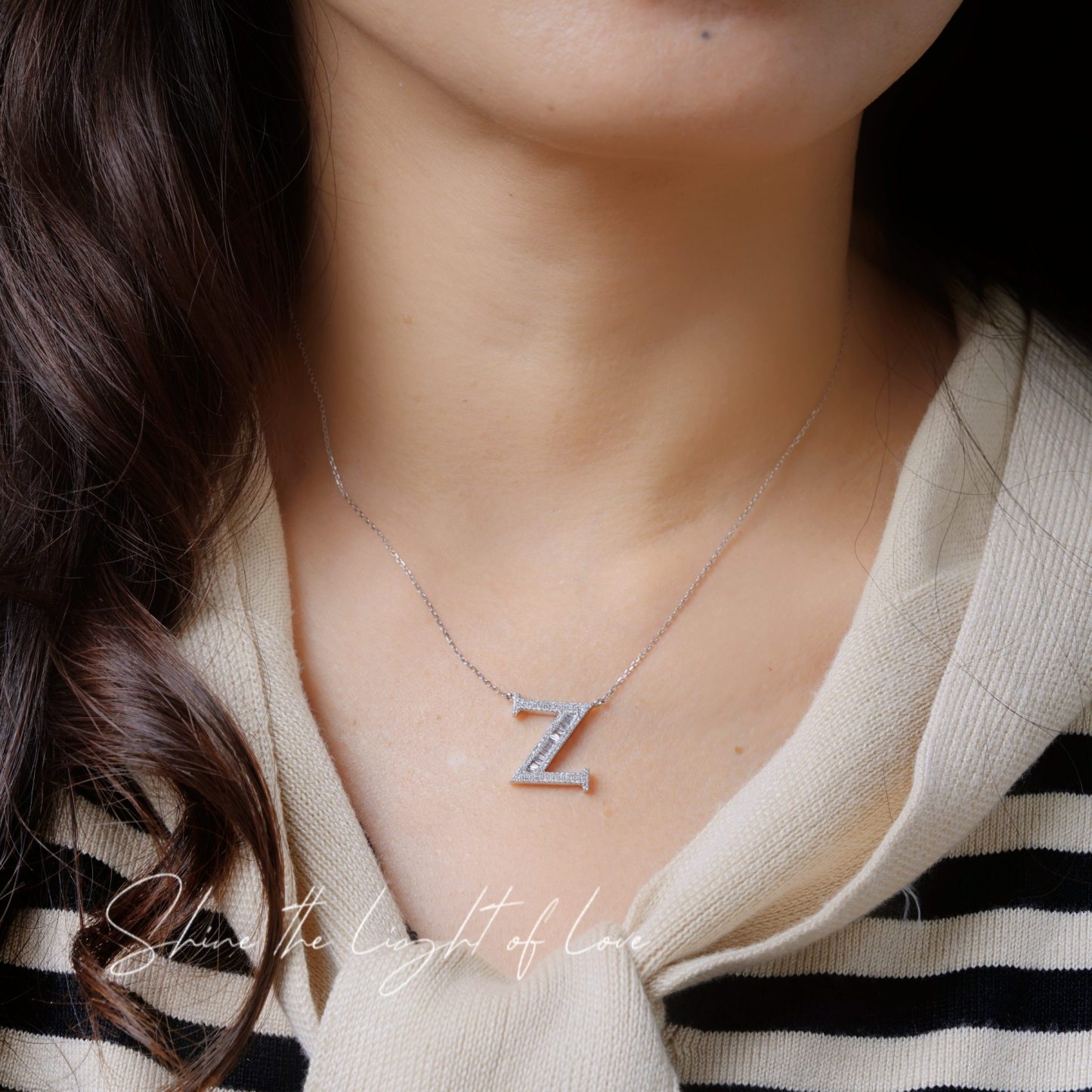 18k Gold Necklace with the Letter "Z" Inlaid with 0.42ct Natural Diamond