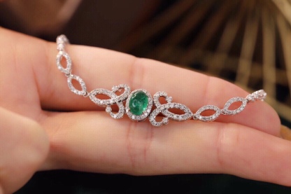 18k Gold Bracelet, Luxurious Diamond-Studded Bracelet, Emerald Bracelet with2.00ct Diamonds