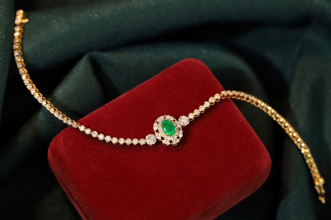 [Copy]18k Gold Bracelet, Luxurious Diamond-Studded Bracelet, Emerald Bracelet with 1.70ct Diamonds