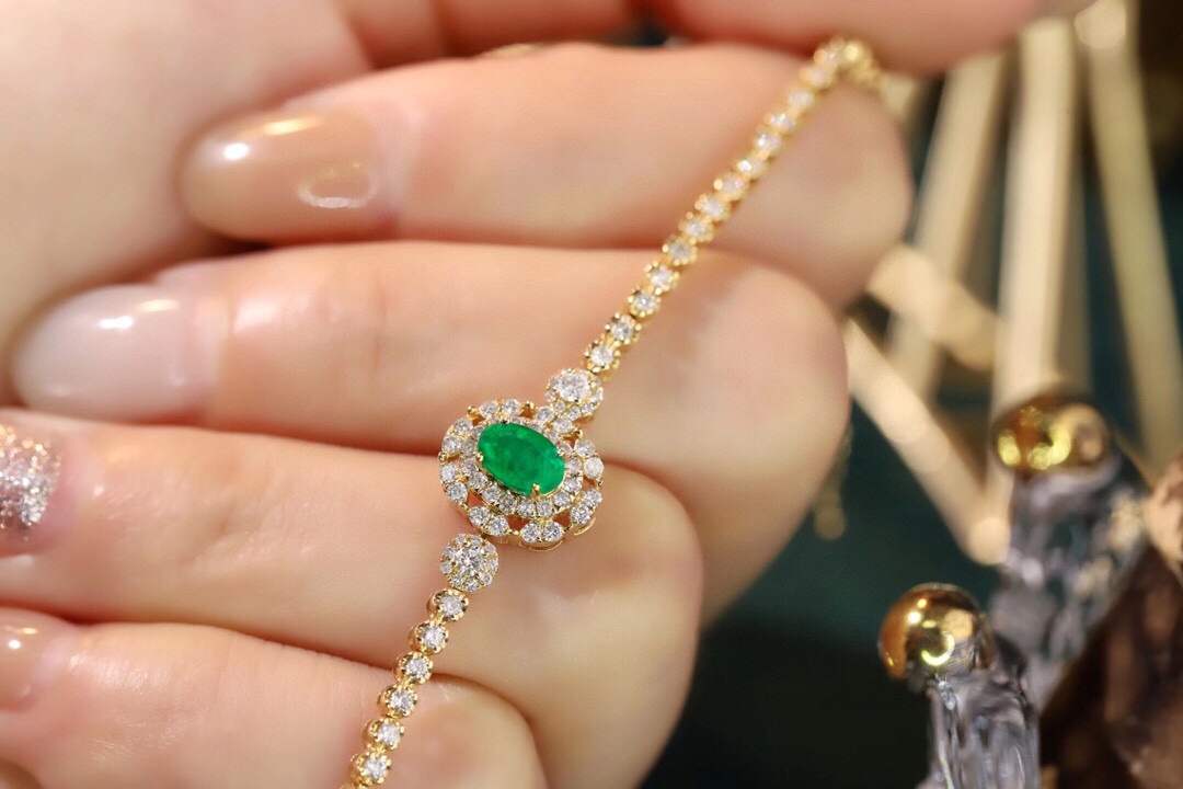 [Copy]18k Gold Bracelet, Luxurious Diamond-Studded Bracelet, Emerald Bracelet with 1.70ct Diamonds