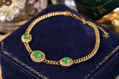 18k Gold Bracelet, Luxurious Diamond-Studded Bracelet, Emerald Bracelet with 2.15ct Diamonds