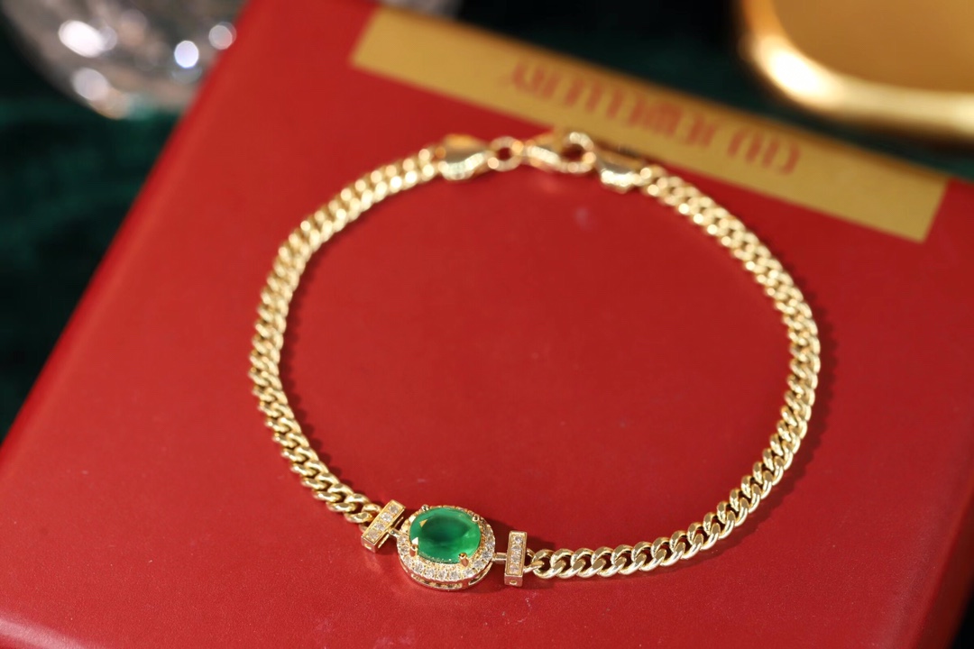 18k Gold Bracelet, Luxurious Diamond-Studded Bracelet, Emerald Bracelet with 1.15ct Diamonds