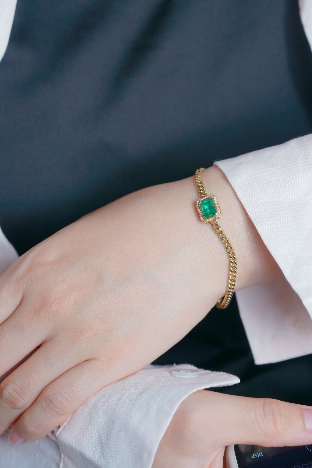 18k Gold Bracelet, Luxurious Diamond-Studded Bracelet, Emerald Bracelet with 1.50ct Diamonds