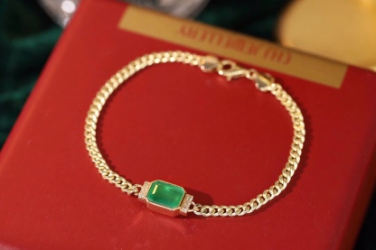 18k Gold Bracelet, Luxurious Diamond-Studded Bracelet, Emerald Bracelet with 1.70ct Diamonds