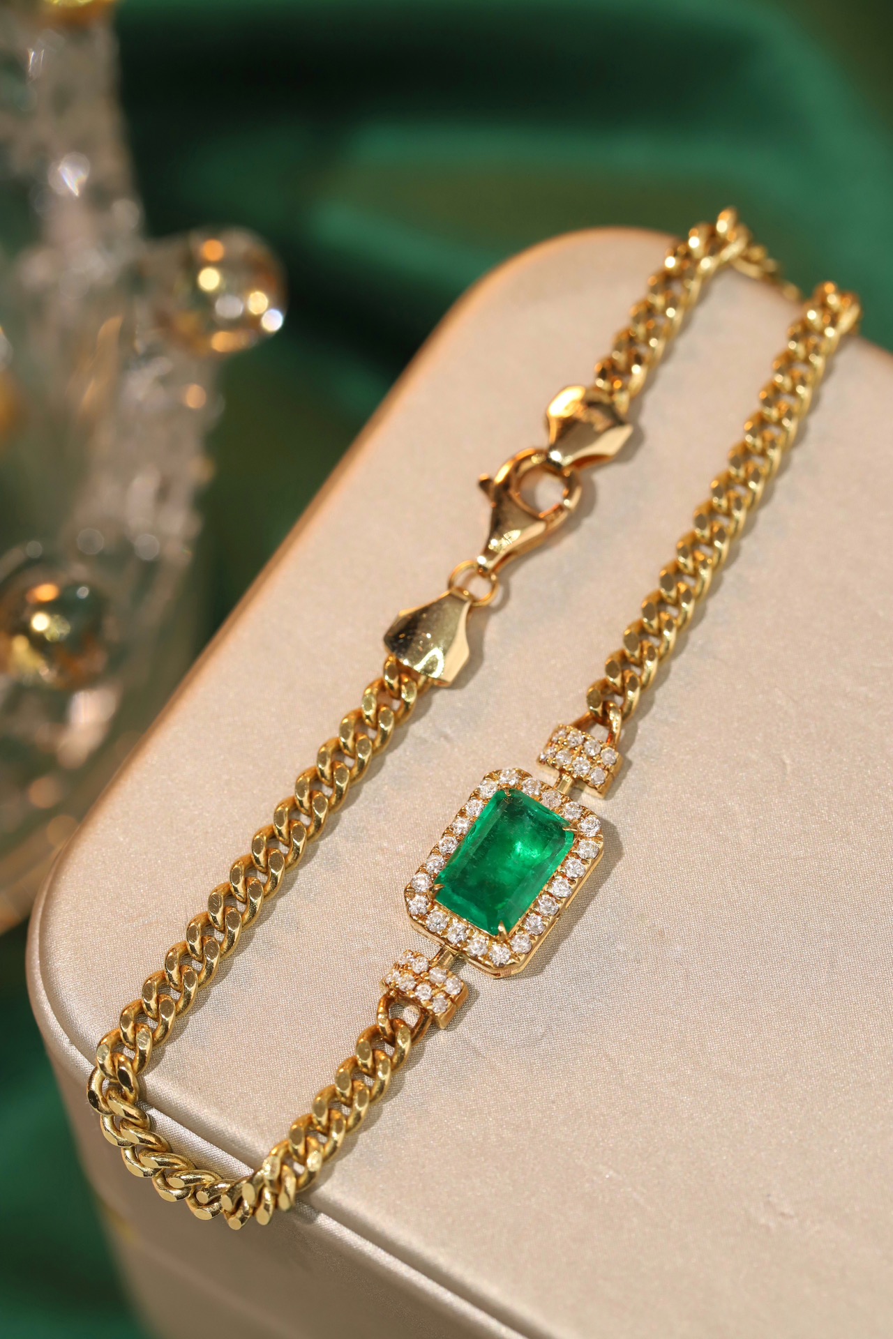 18k Gold Bracelet, Cuban Chain Bracelet, Emerald Bracelet with 0.84ct Emerald and 0.24ct Natural Diamond