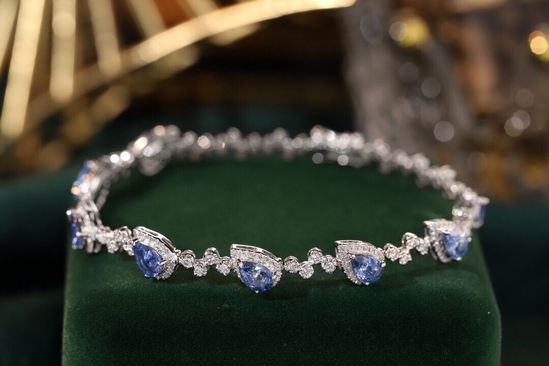 18k Gold Bracelet, Sapphire Bracelet, Drop-shaped Sapphire and Diamond Bracelet Set with 5ct Diamonds