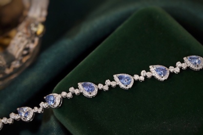18k Gold Bracelet, Sapphire Bracelet, Drop-shaped Sapphire and Diamond Bracelet Set with 5ct Diamonds