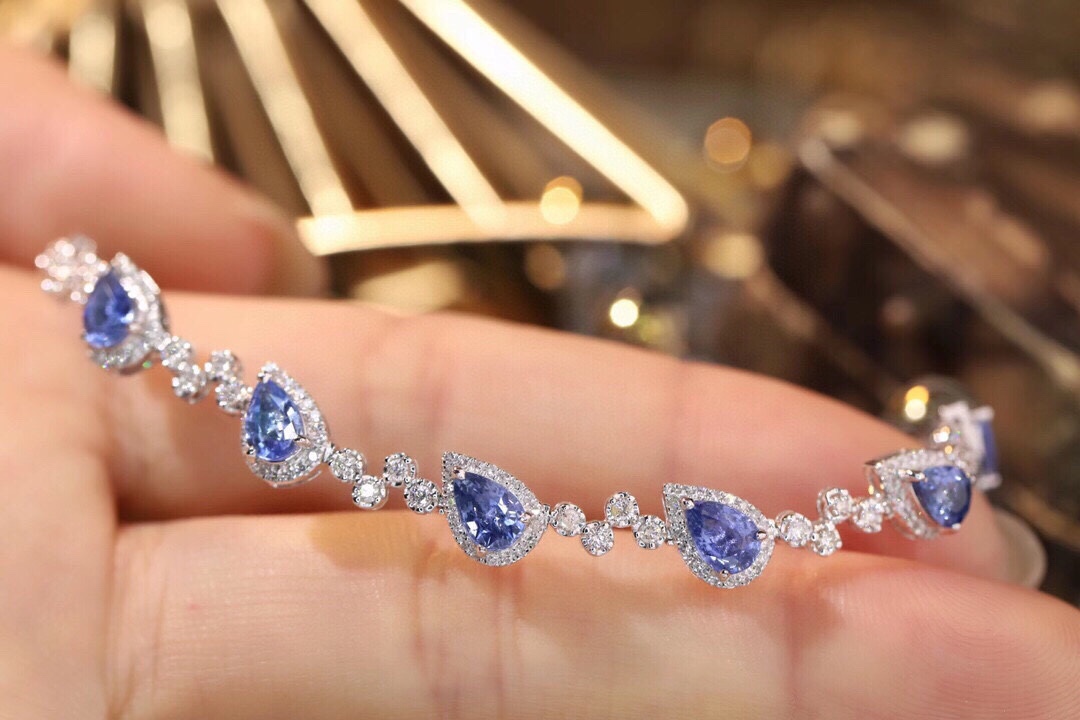 18k Gold Bracelet, Sapphire Bracelet, Drop-shaped Sapphire and Diamond Bracelet Set with 5ct Diamonds