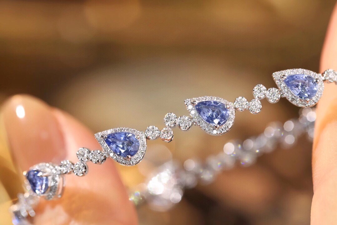 18k Gold Bracelet, Sapphire Bracelet, Drop-shaped Sapphire and Diamond Bracelet Set with 5ct Diamonds