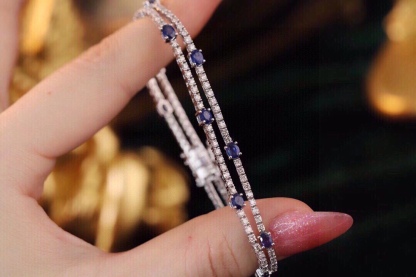 18k Gold Bracelet with Luxuriously Set Sapphires and Diamonds totaling 5.52 ct