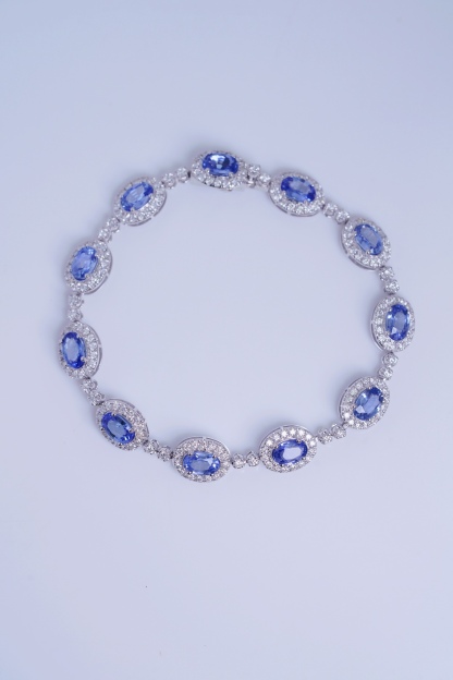 18k Gold Bracelet with Luxuriously Set Sapphires and Diamonds totaling  8.50ct