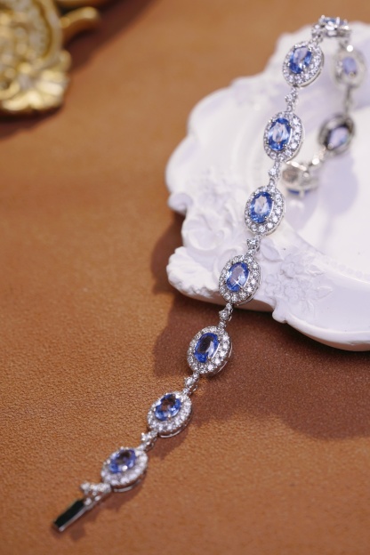 18k Gold Bracelet with Luxuriously Set Sapphires and Diamonds totaling  8.60ct