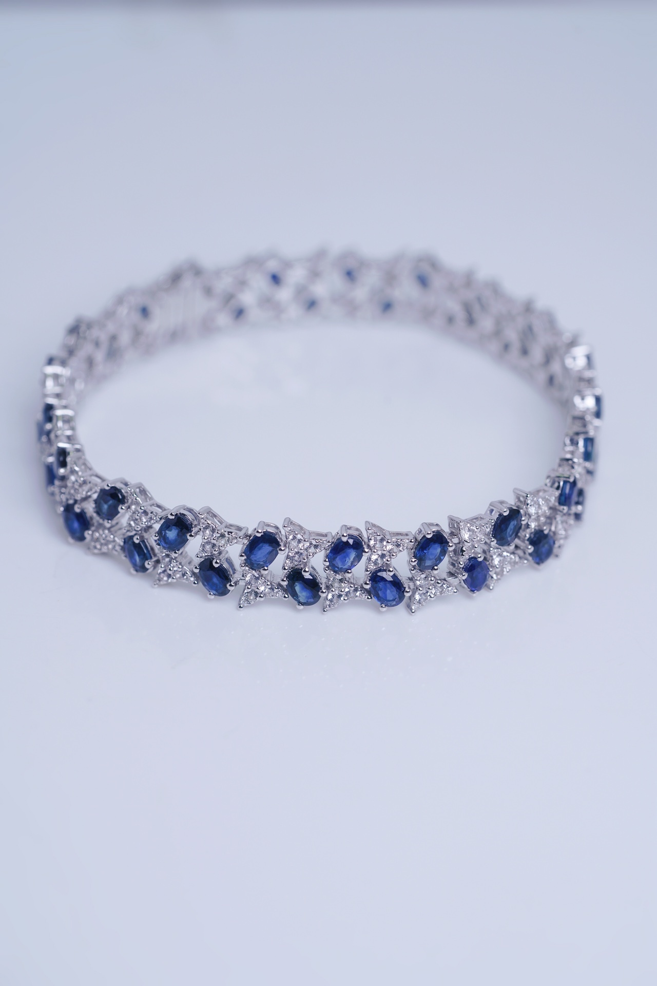 18k Gold Bracelet with Luxuriously Set Sapphires and Diamonds totaling 13.50ct