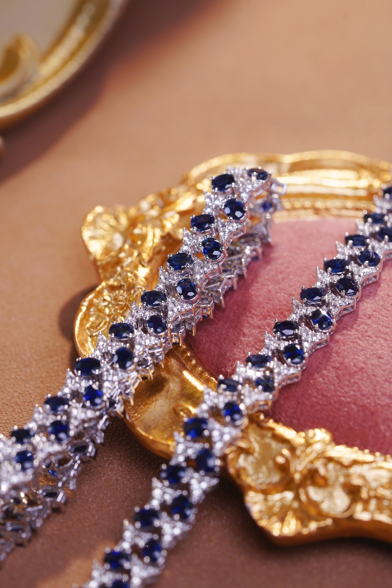 18k Gold Bracelet with Luxuriously Set Sapphires and Diamonds totaling 13.50ct