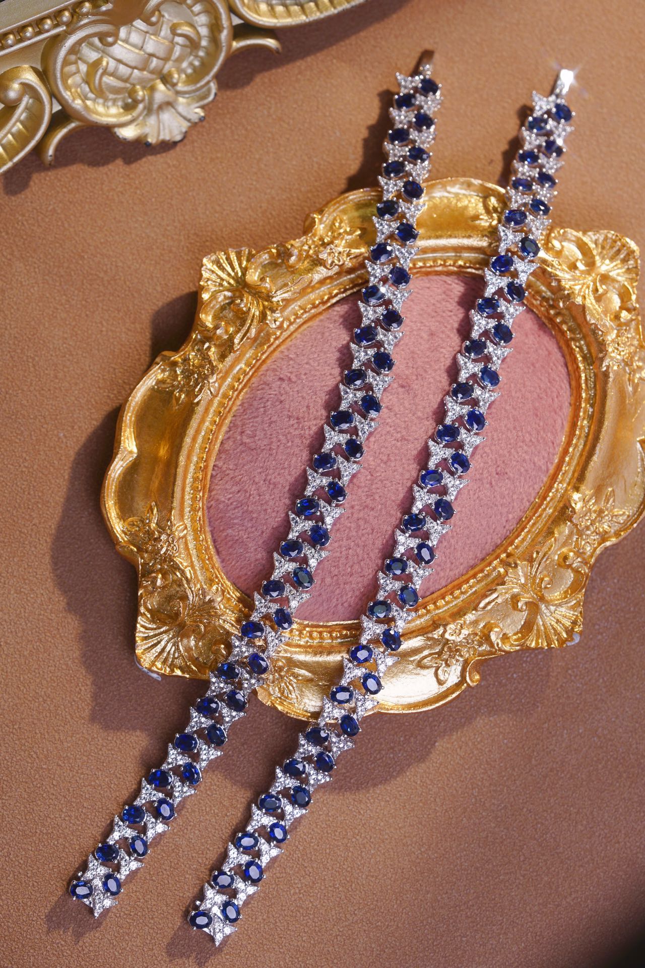 18k Gold Bracelet with Luxuriously Set Sapphires and Diamonds totaling 13.50ct