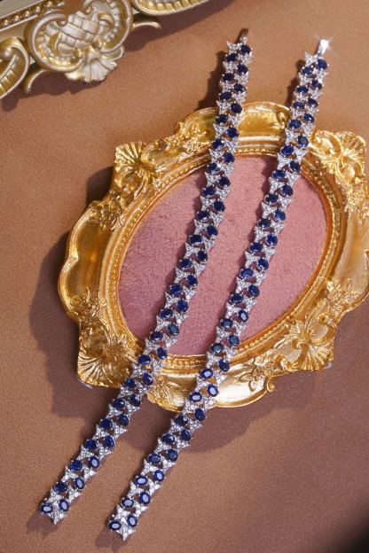 18k Gold Bracelet with Luxuriously Set Sapphires and Diamonds totaling 13.50ct
