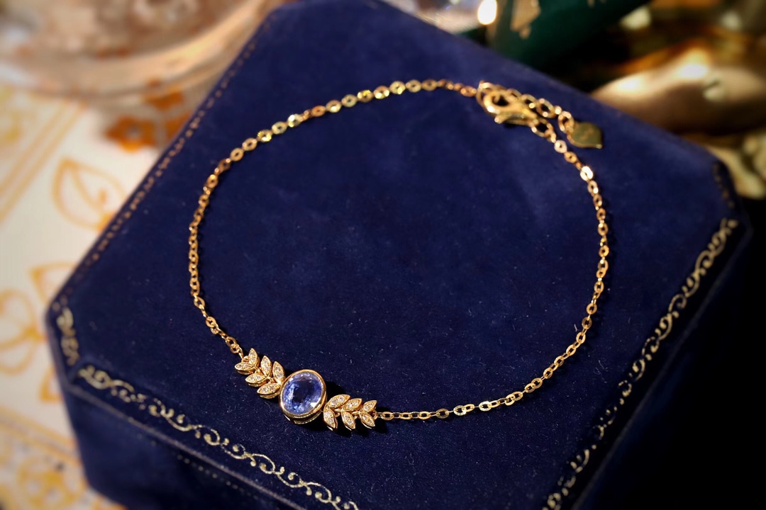 18k Gold Bracelet with Sapphire and 0.85ct Diamond