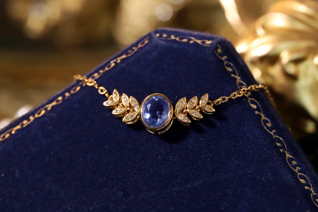 18k Gold Bracelet with Sapphire and 0.85ct Diamond