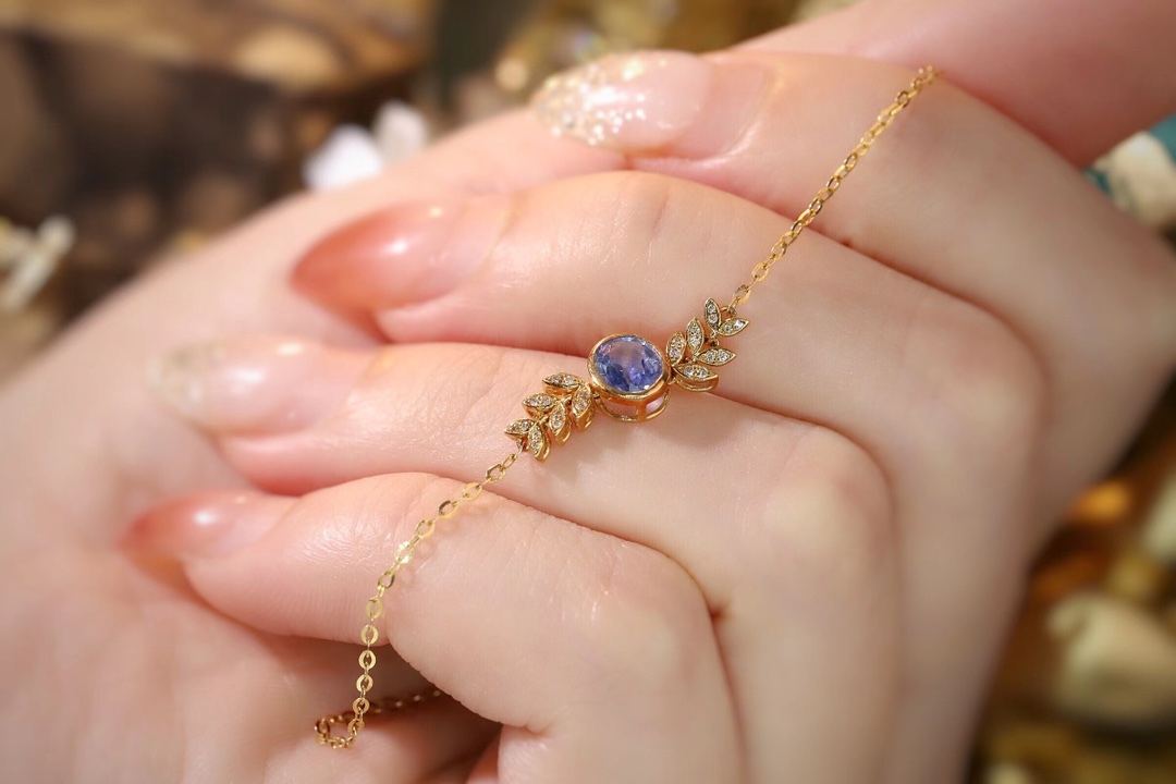 18k Gold Bracelet with Sapphire and 0.85ct Diamond