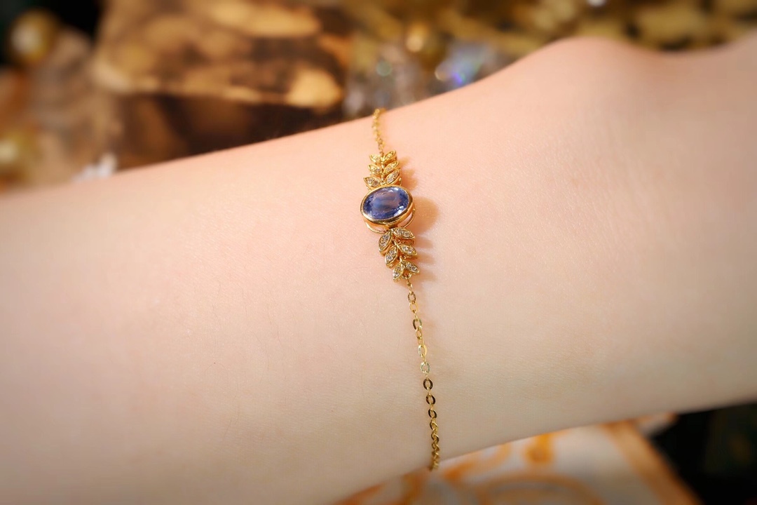 18k Gold Bracelet with Sapphire and 0.85ct Diamond