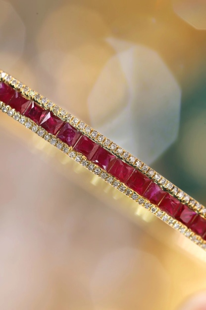 18k Gold Ruby Diamond Bracelet with Bezel Setting, Luxurious Circle of 2.96ct Blue Ruby