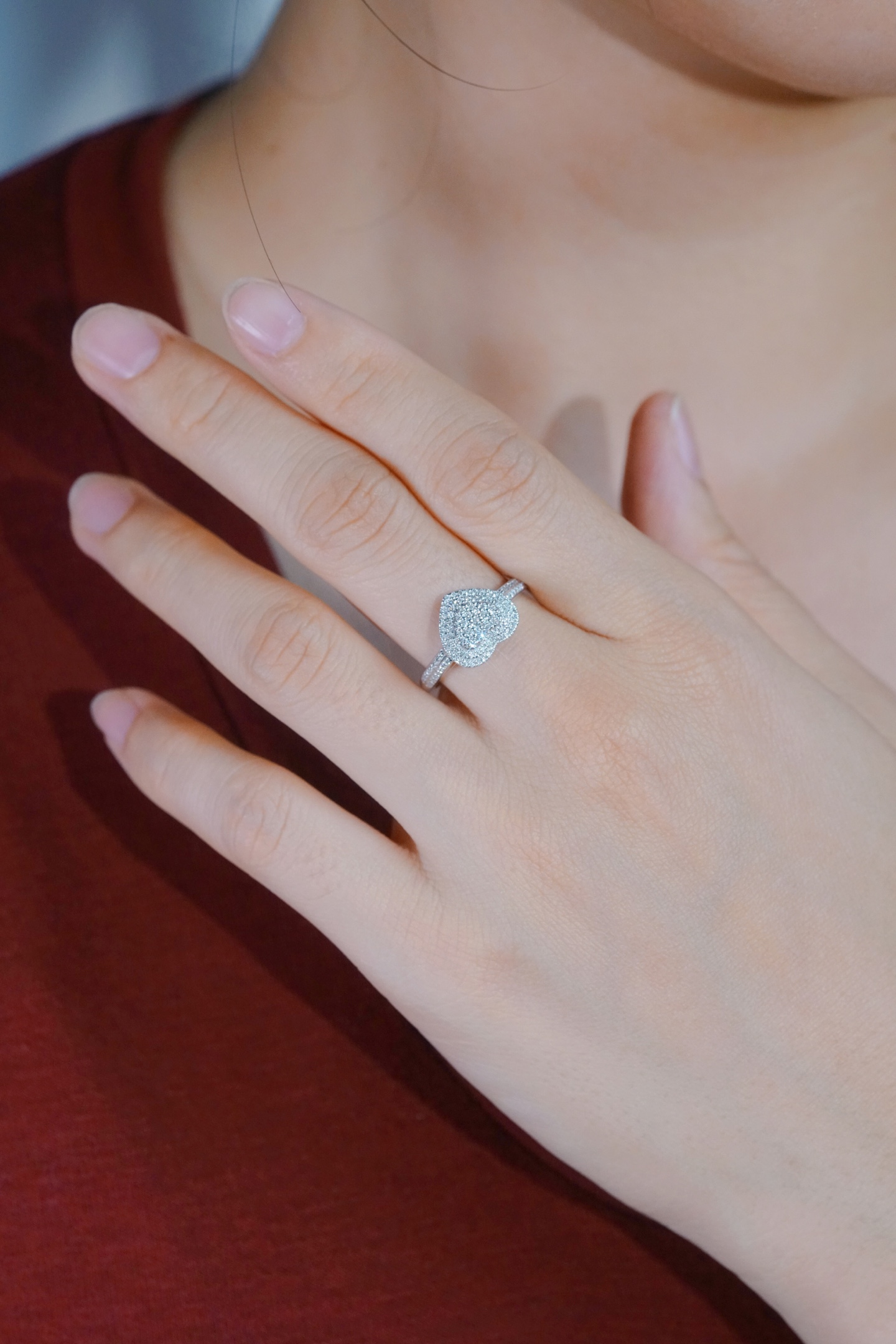 18k Gold Ring with 0.30ct Diamond Cluster, Heart-Shaped Design