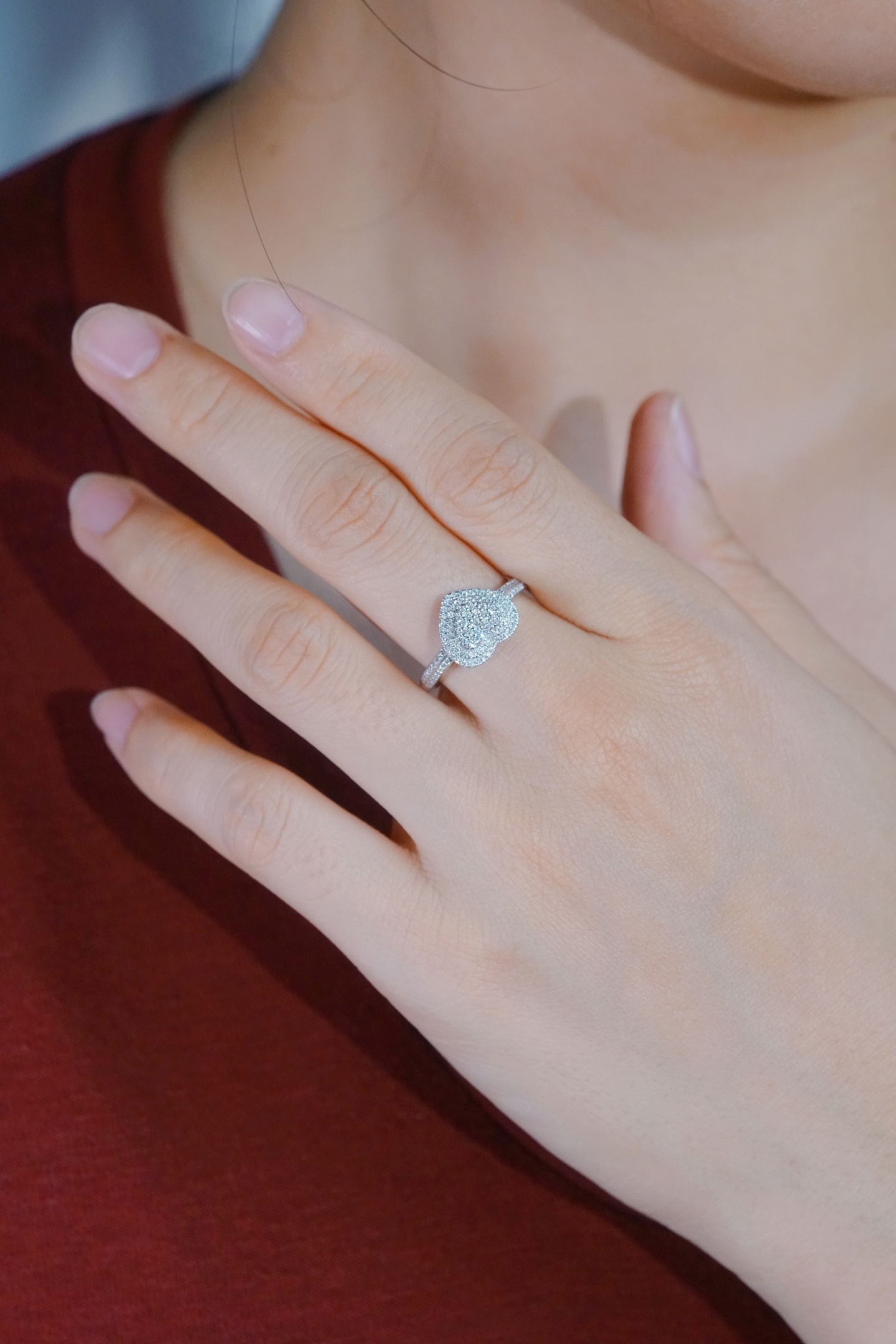 18k Gold Ring with 0.30ct Diamond Cluster, Heart-Shaped Design