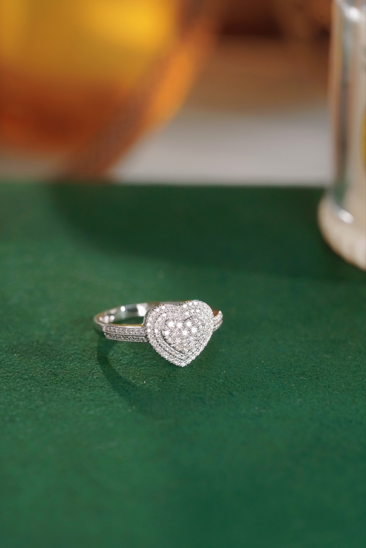 18k Gold Ring with 0.30ct Diamond Cluster, Heart-Shaped Design