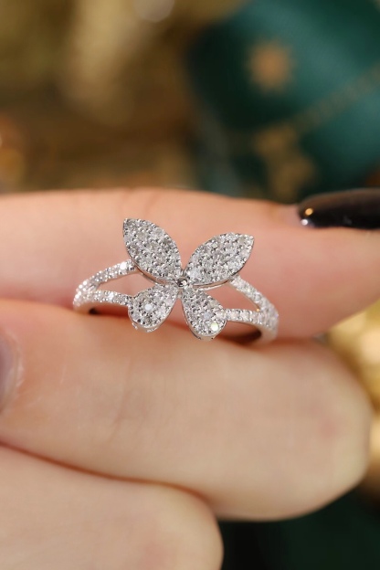 18k Gold Ring, Butterfly Design, Inlaid with 0.56ct Natural Diamond