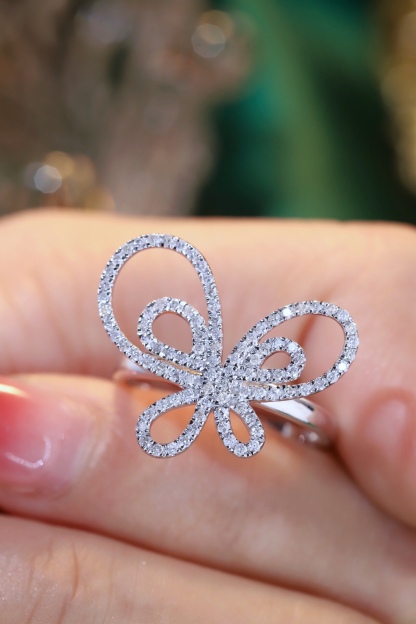 18k Gold Ring, Butterfly Design, Inlaid with 0.50ct Natural Diamond