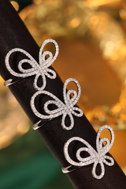 18k Gold Ring, Butterfly Design, Inlaid with 0.50ct Natural Diamond