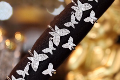 18k Gold Ring, Butterfly Design, Inlaid with 0.25ct Natural Diamond