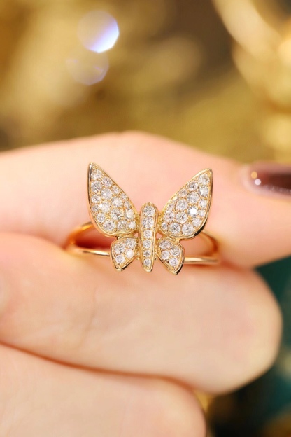 18k Gold Ring, Butterfly Design, Inlaid with 0.45ct Natural Diamond