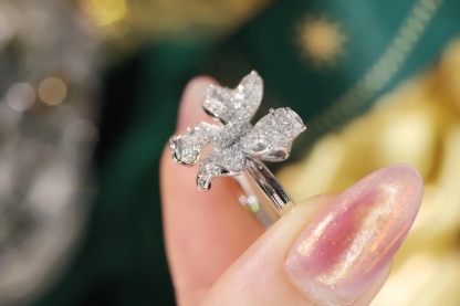 18k Gold Ring with Butterfly Design, Inlaid with Sapphires and 0.85ct Diamonds