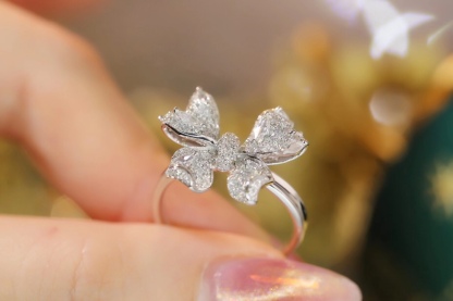 18k Gold Ring with Butterfly Design, Inlaid with Sapphires and 0.85ct Diamonds